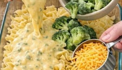 Baked Cheddar Broccoli Noodle Casserole