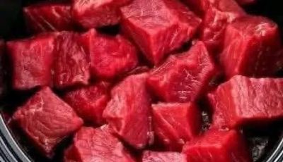 Put raw cubed beef in a slow cooker with these 3 ingredients. You won’t believe how good it tastes