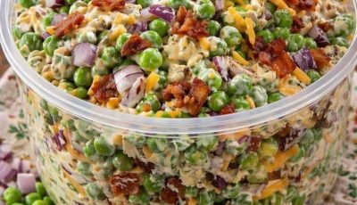 This creamy Bacon Pea Salad is packed with sweet green peas, crispy turkey bacon